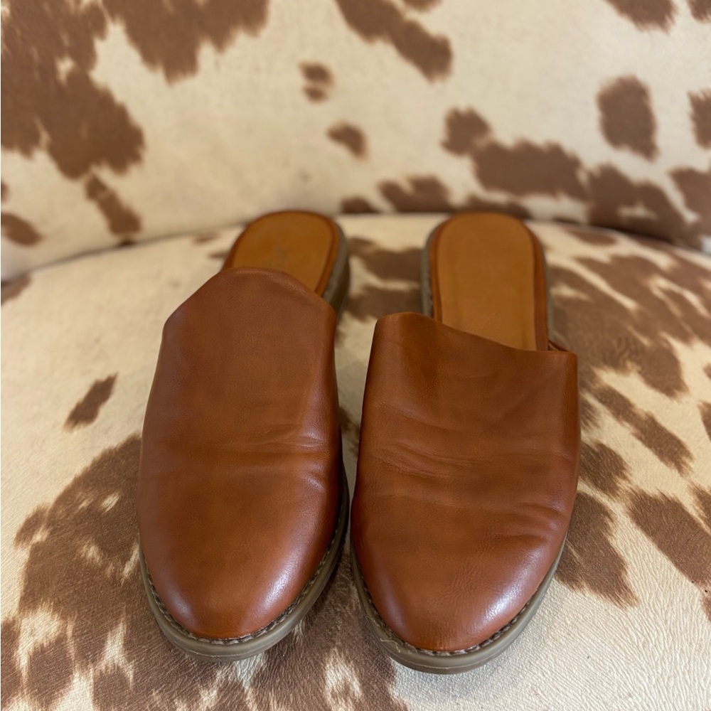 Universal Thread Brown Mules Timeless Design